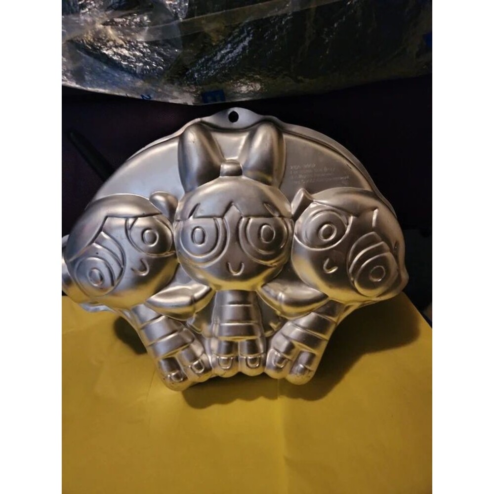 Wilton Powerpuff Girls Vintage Cake Pan